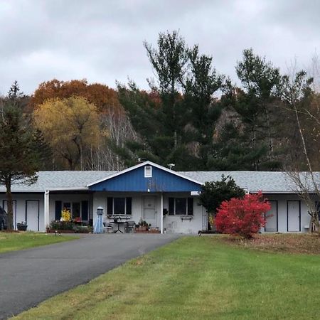 Elm Tree Motel Craryville Eksteriør bilde